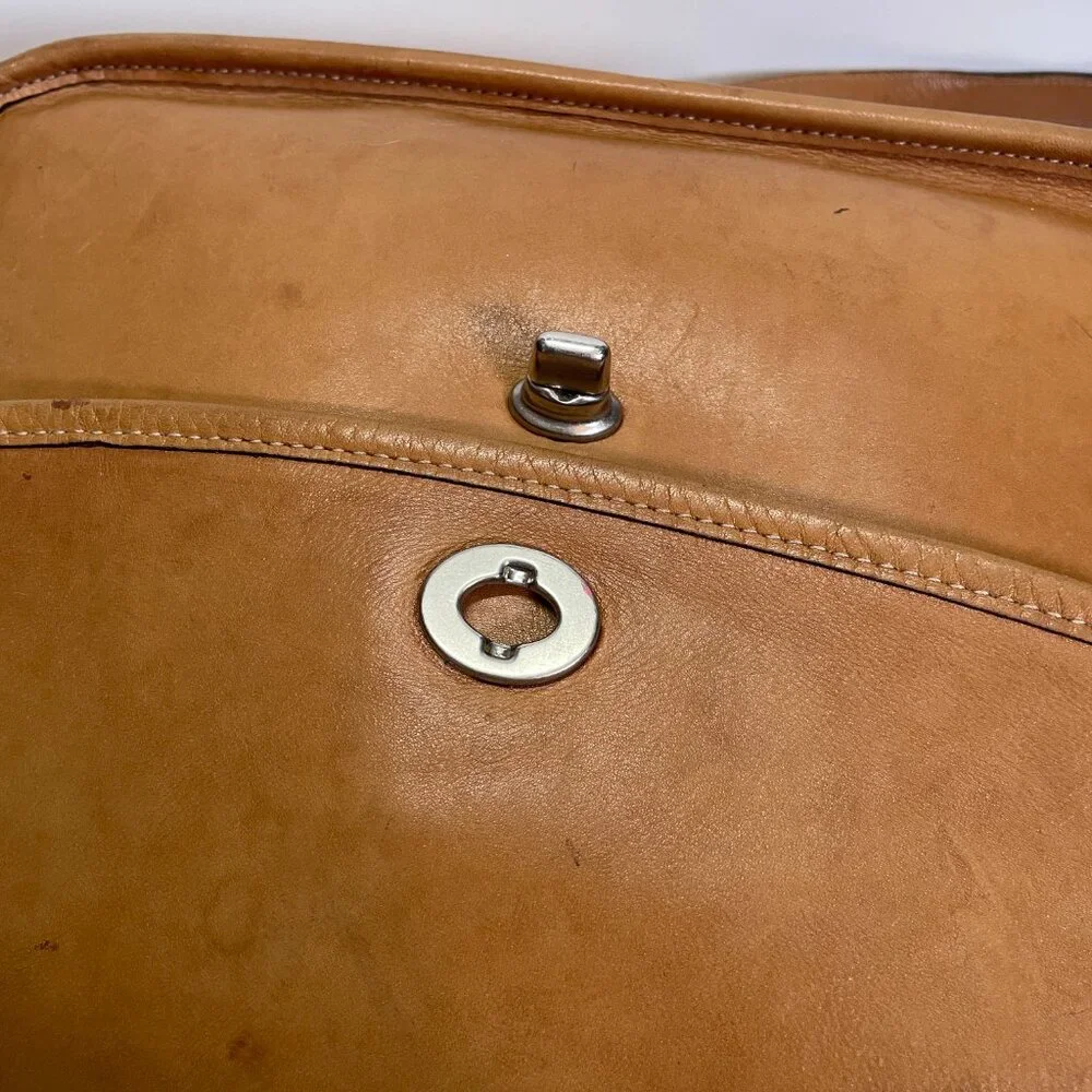 Vintage Coach 9790 City Bag Tan Leather Purse Shoulder Crossbody Brass Kiss Lock - Picture 7 of 13